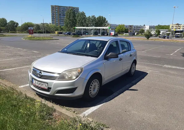 samochody osobowe Opel Astra cena 16300 przebieg: 170000, rok produkcji 2009 z Bydgoszcz